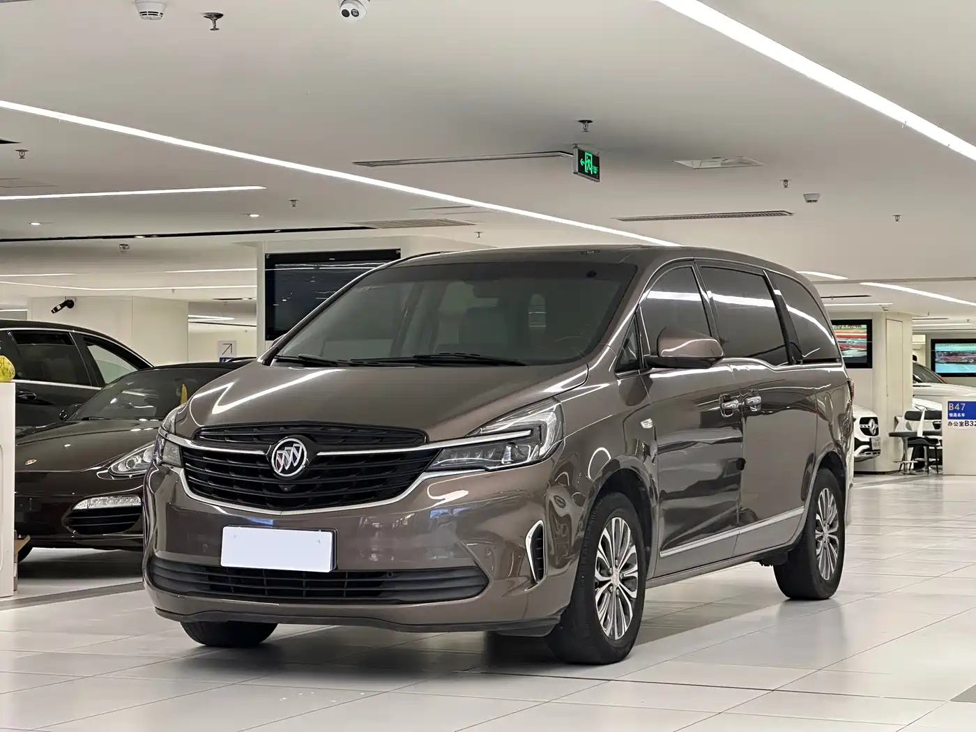 Фото 1 - Buick GL8