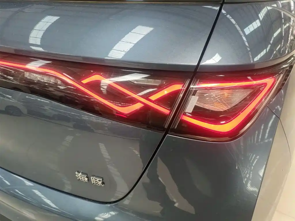 BYD Dolphin 2024 Glory Edition 420km Fashion Edition фото 8