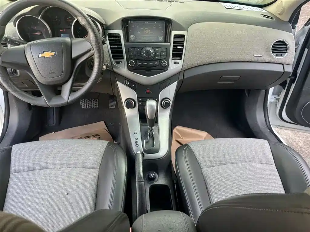 Chevrolet Cruze 2013 Model 1.6L SE AT фото 9