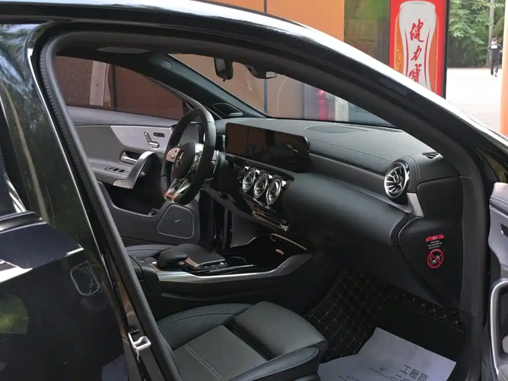 Mercedes-Benz A-Class AMG 2023 Model Year AMG A 35 L 4MATIC фото 52
