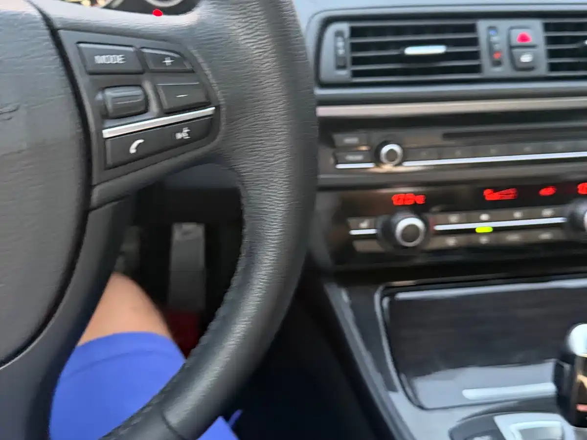 Photo 20 - BMW 5 Series