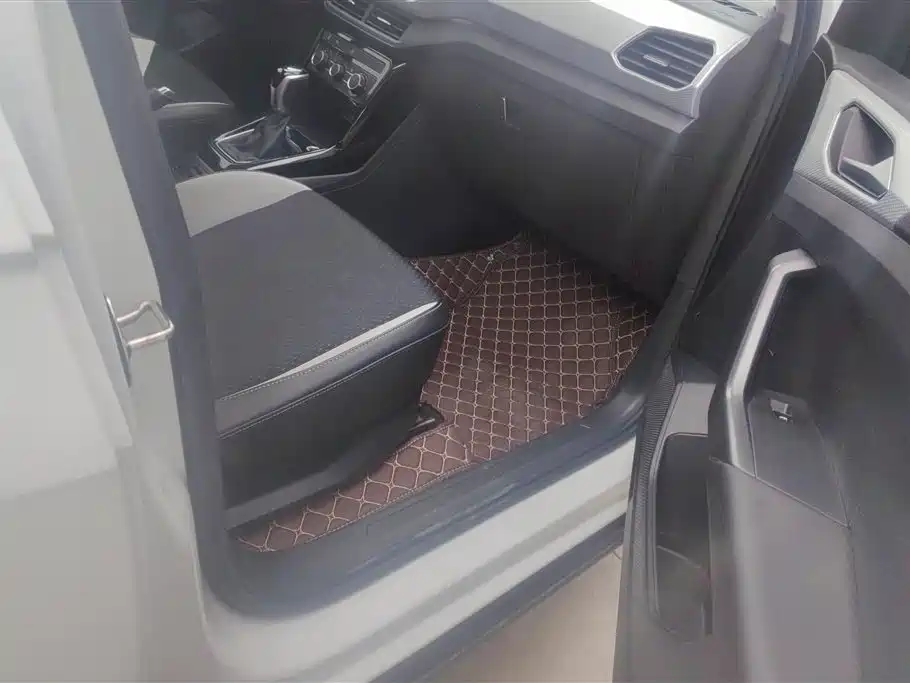 Volkswagen Tanying 2021 1.5L Automatic Smart Connect Edition фото 8