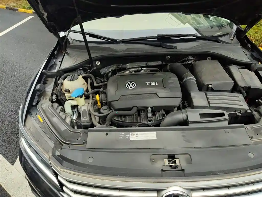Volkswagen Passat 2017 330TSI DSG Luxury фото 21
