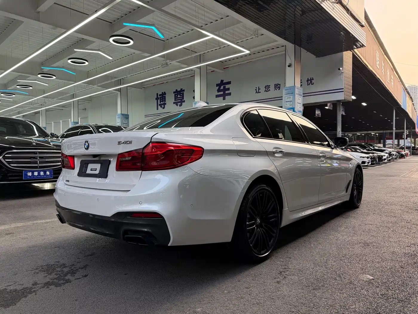 BMW 5 Series 2018 530Li Premium M Sport Package фото 23