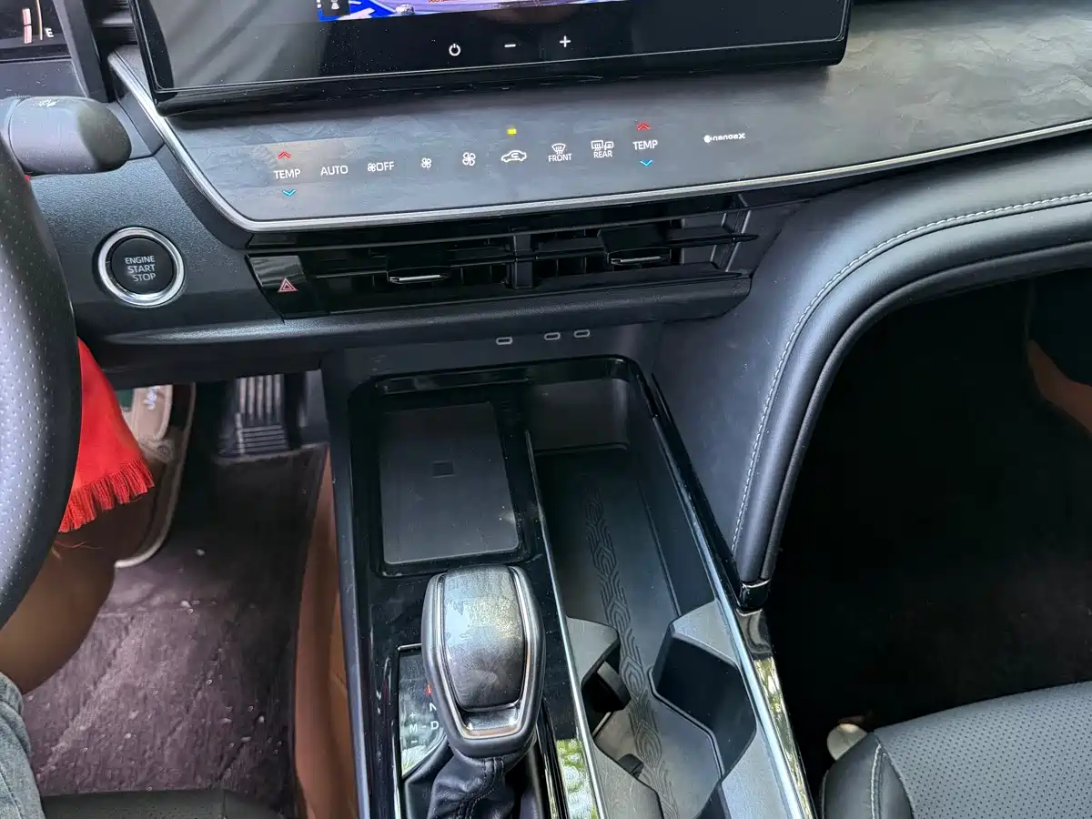 Toyota Camry 2025 2024 2.0GVP Luxury Edition