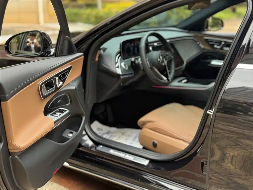 Mercedes-Benz E-Class 2025 E 300 L Fashion фото 4