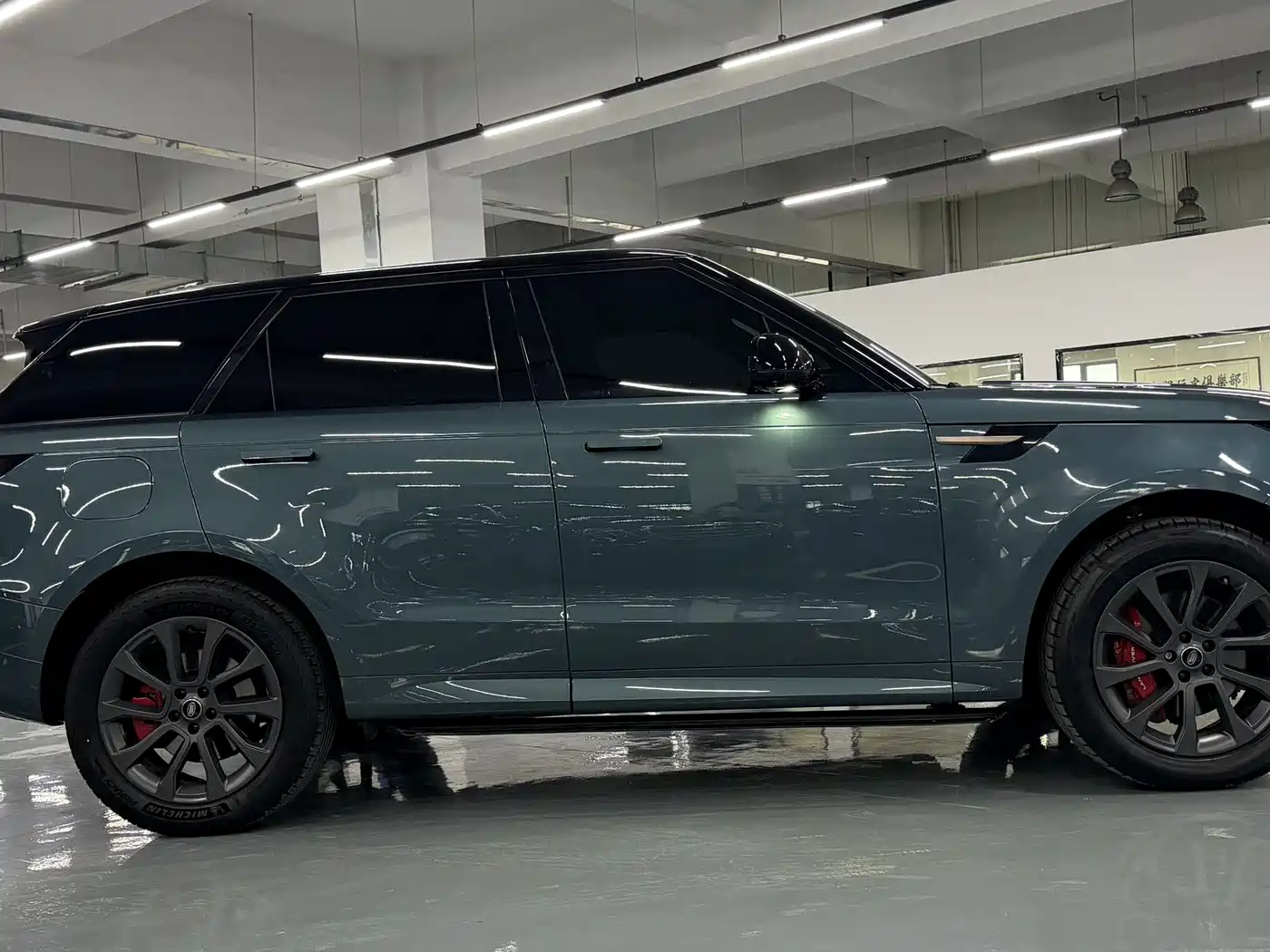 Land Rover Range Rover Sport 2024 400PS Dynamic SE фото 8