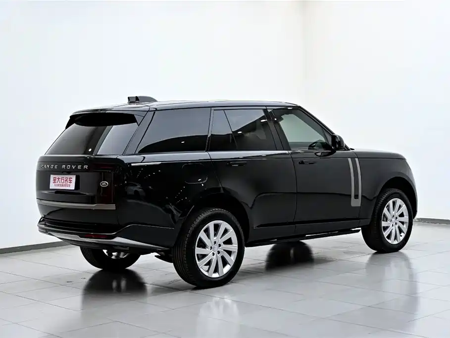 Land Rover Range Rover 2023 3.0 L6 360PS Golden Age Edition фото 7