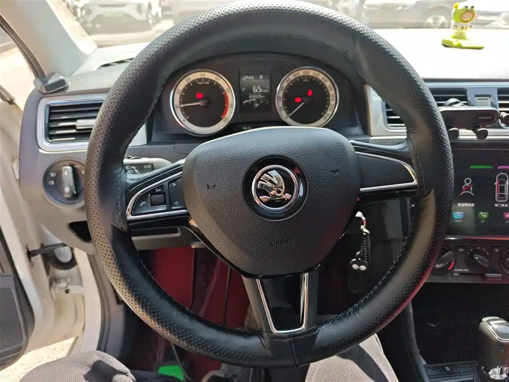 Škoda Rapid 2019 1.5L Automatic Comfort China V фото 11