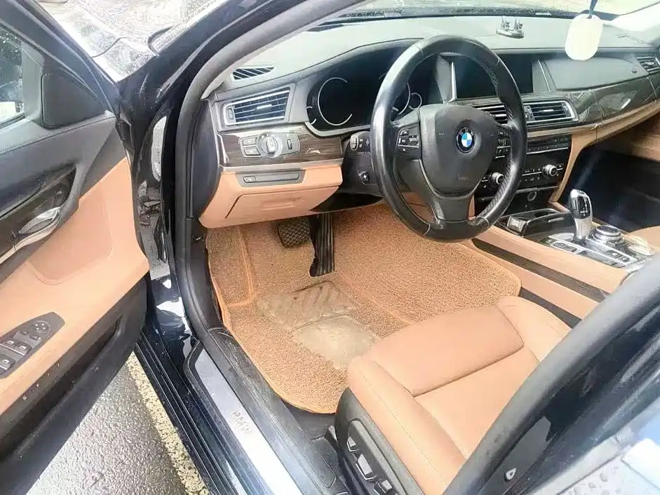 Фото 7 - BMW 7 Series