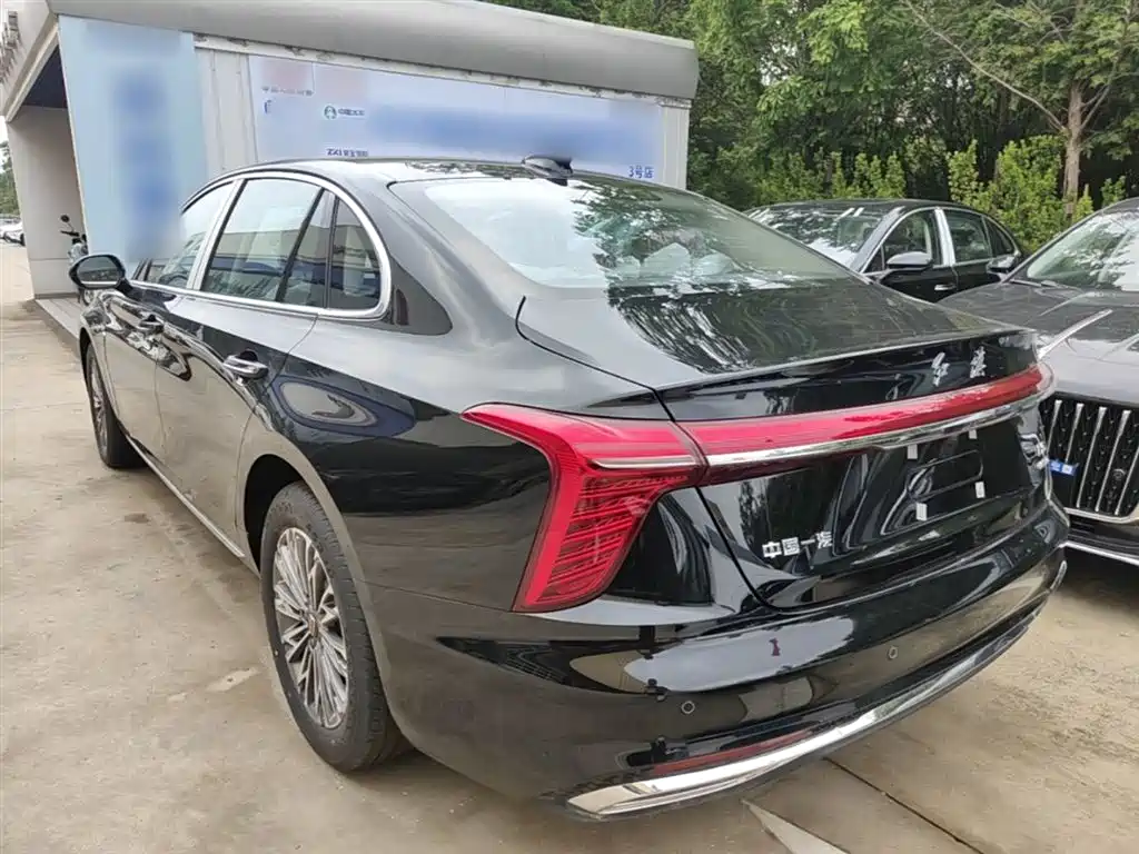 Hongqi H5 2025 2.0T Automatic Qixiang 500,000 Units Commemorative Edition фото 5