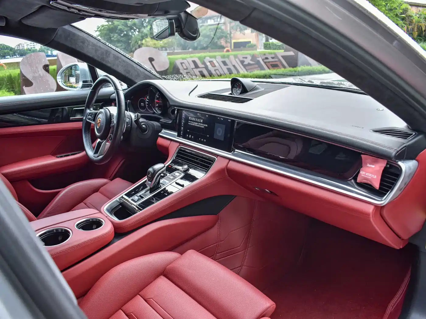 Фото 13 - Porsche Panamera