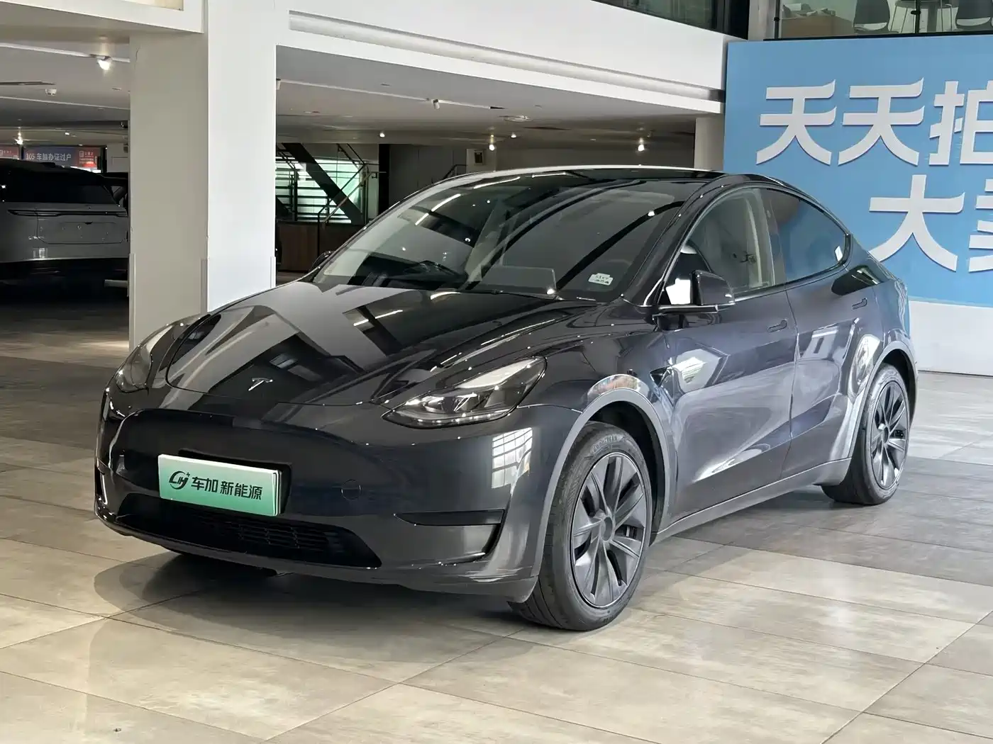 Tesla Model Y 2024