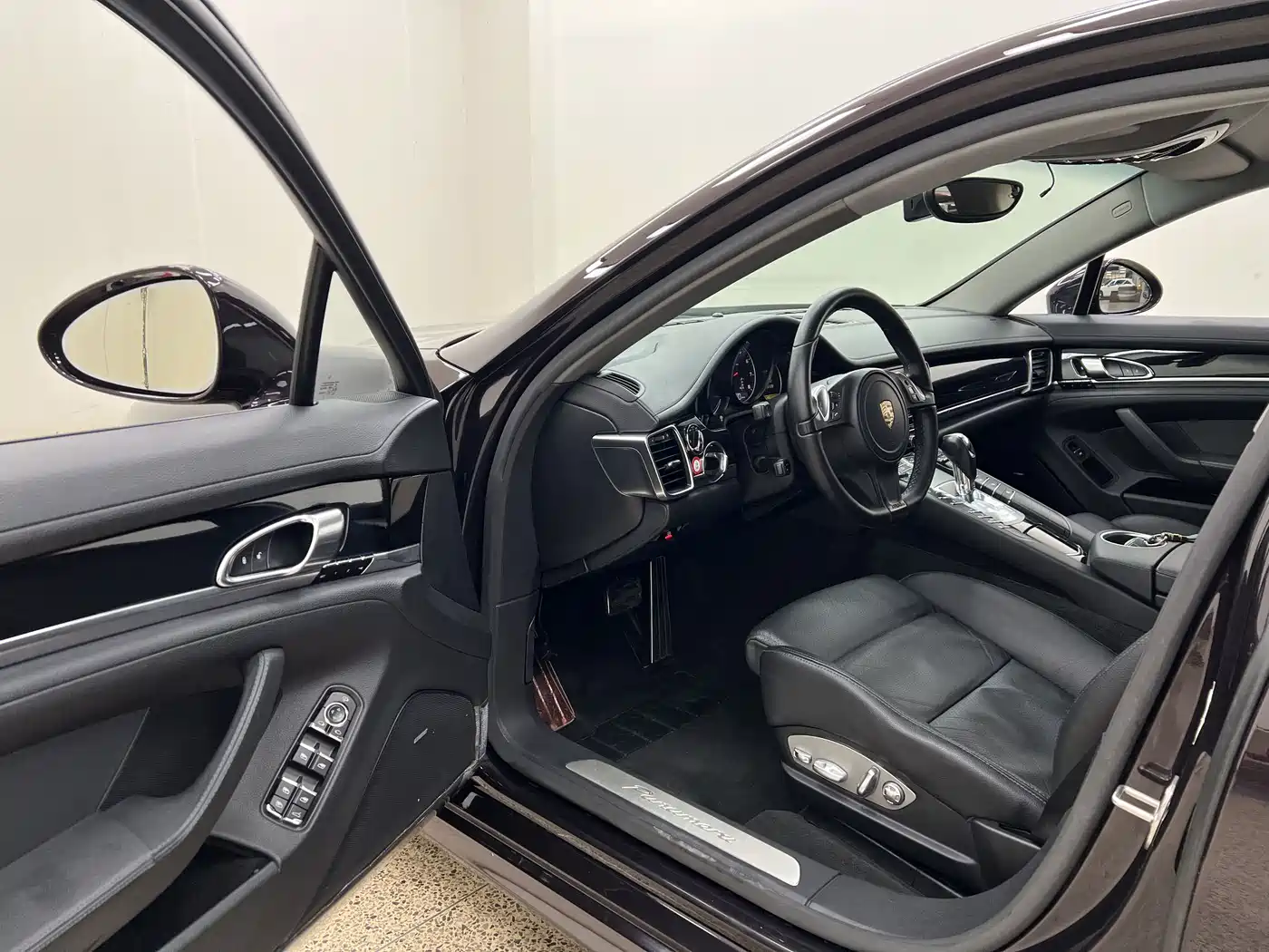 Porsche Panamera 2014 Panamera 3.0T фото 8
