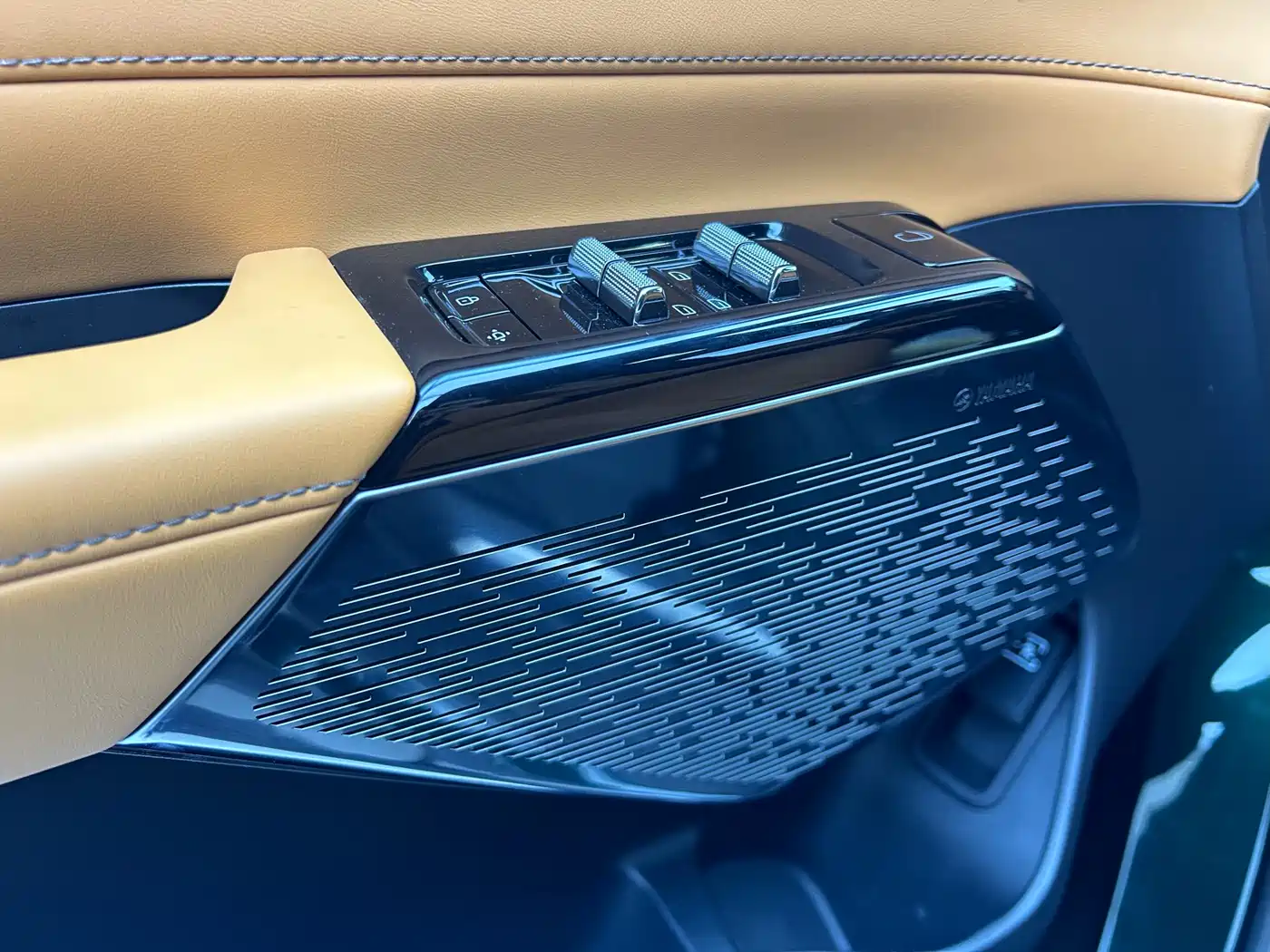 GEELY GALAXY WING TRUE L380