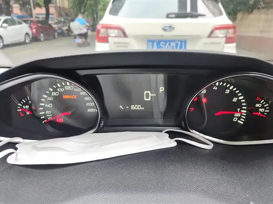 Peugeot 308S 2015 1.2T Auto Dynamic Edition фото 14