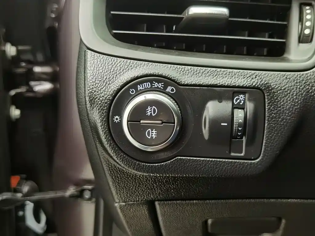 Photo 21 - Buick Envision Plus