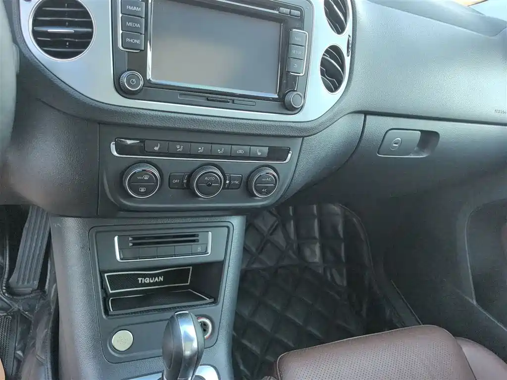 Volkswagen Tiguan 2015 1.8TSI Automatic 2WD Highline фото 20