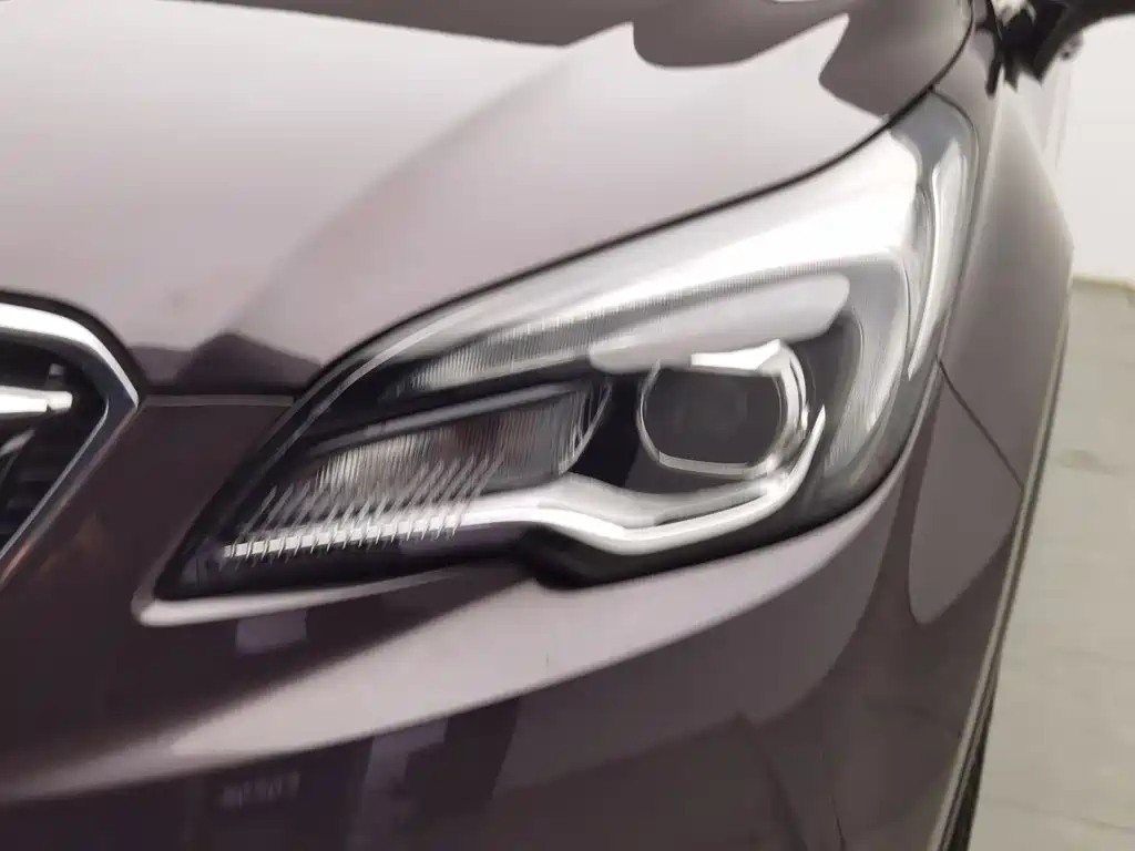 Photo 7 - Buick Envision Plus