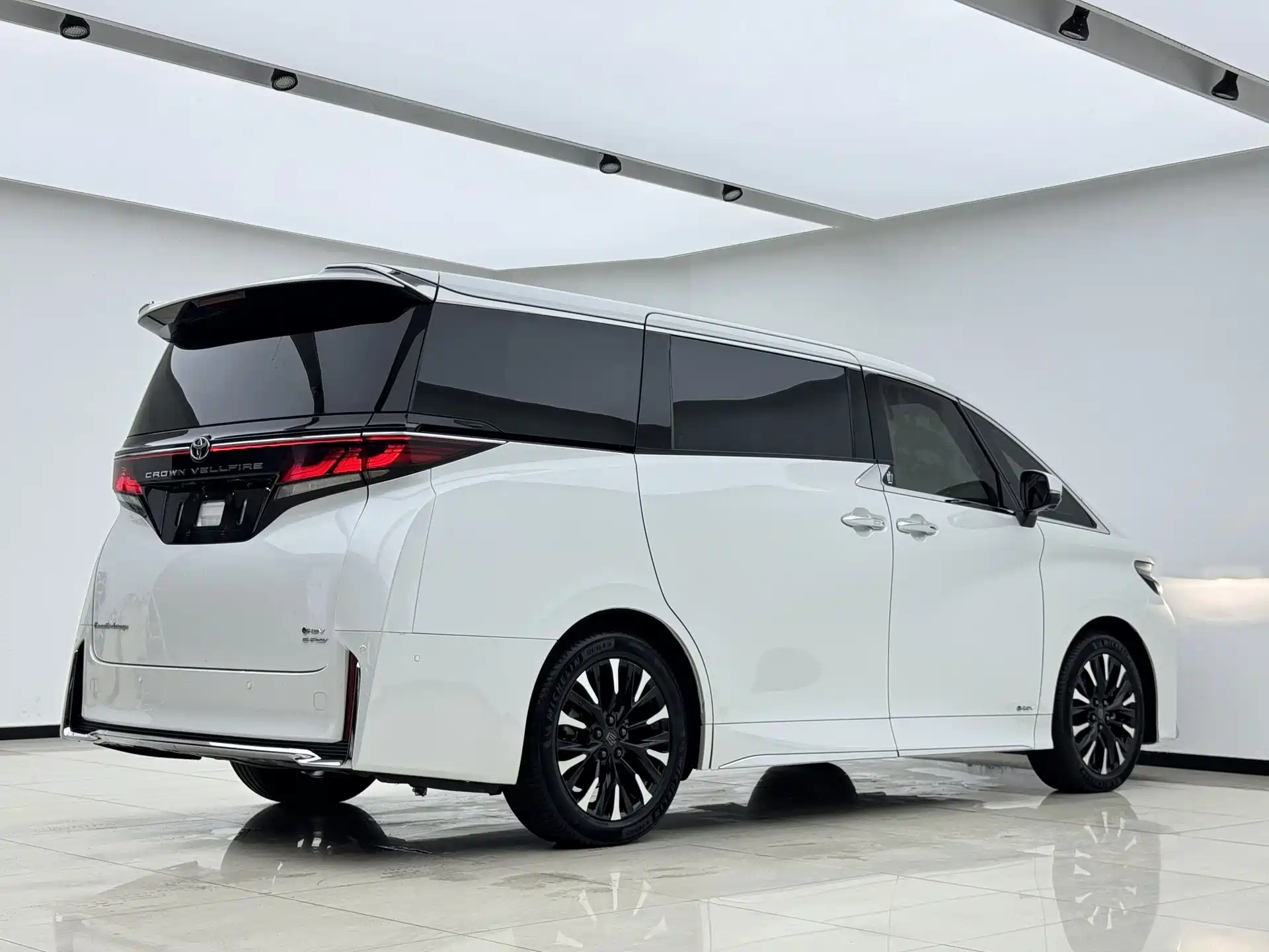 Photo 17 - Toyota Vellfire