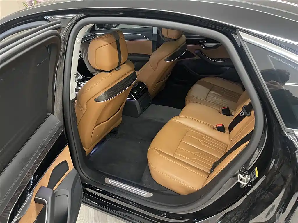 Audi A8 2023 A8L 45 TFSI quattro Luxury фото 25