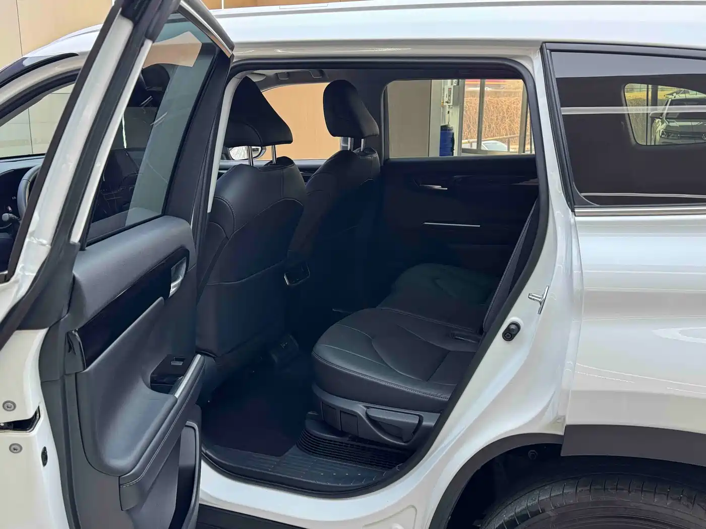 Toyota Highlander 2024 2.5L Smart Hybrid 4WD Premium 7-seater фото 8