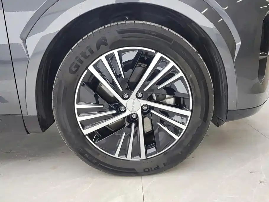 Lynk & Co 08 EM-P 2025 2025 120km Long Range Pro