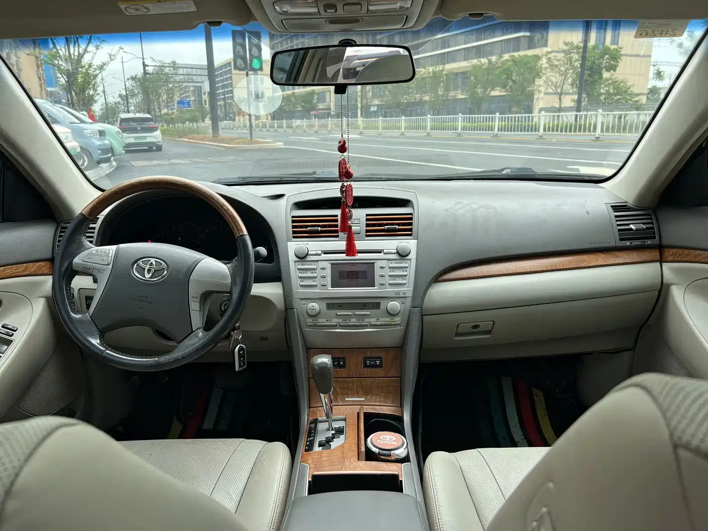 Фото 9 - Toyota Camry