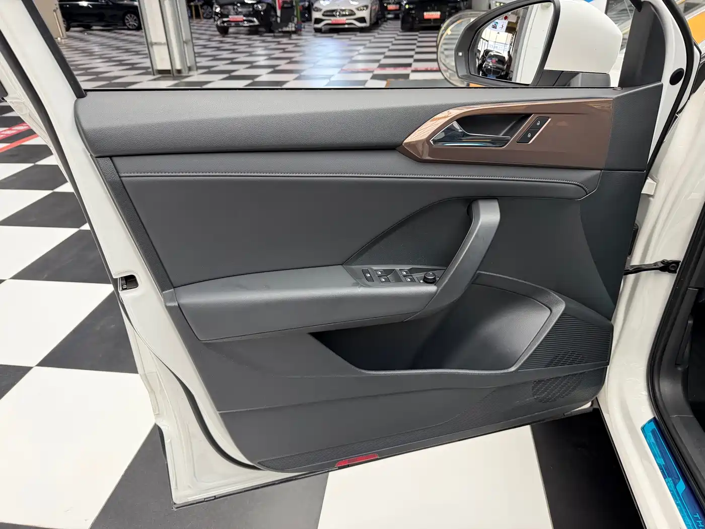 Volkswagen Tharu 2021 280TSI 2WD Luxury Plus фото 5