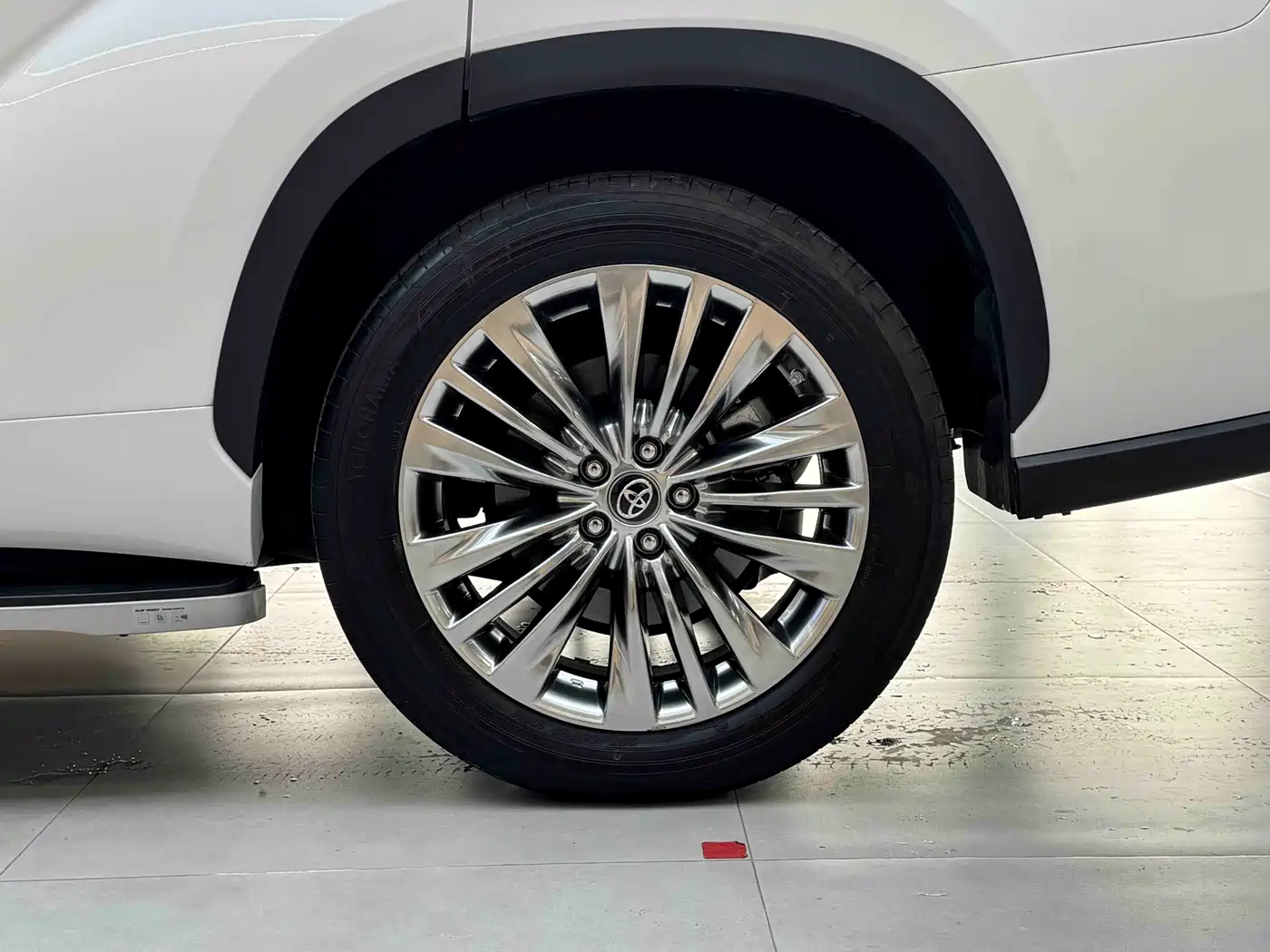 Toyota Highlander 2024 2.5L Smart Hybrid 4WD Premium 7-seater фото 18
