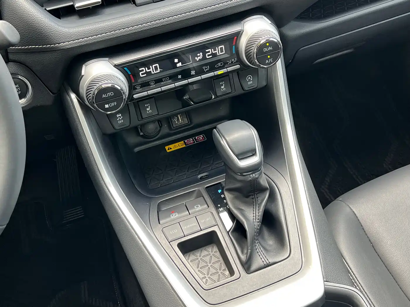 Toyota RAV4 Rongfang 2023 2.0L CVT FWD Style Plus Edition фото 13
