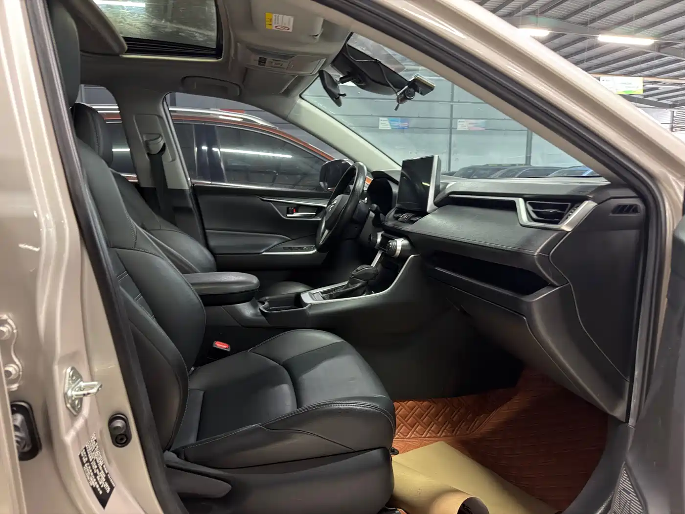 Toyota Wildlander 2020 2.0L CVT AWD Luxury Edition фото 13