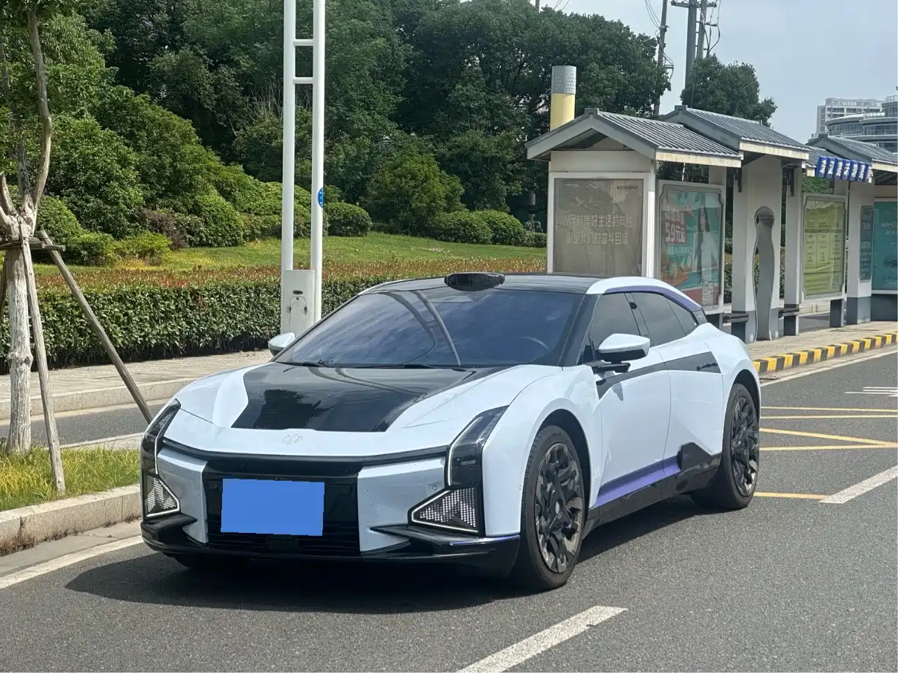 2023 HiPhi Z
