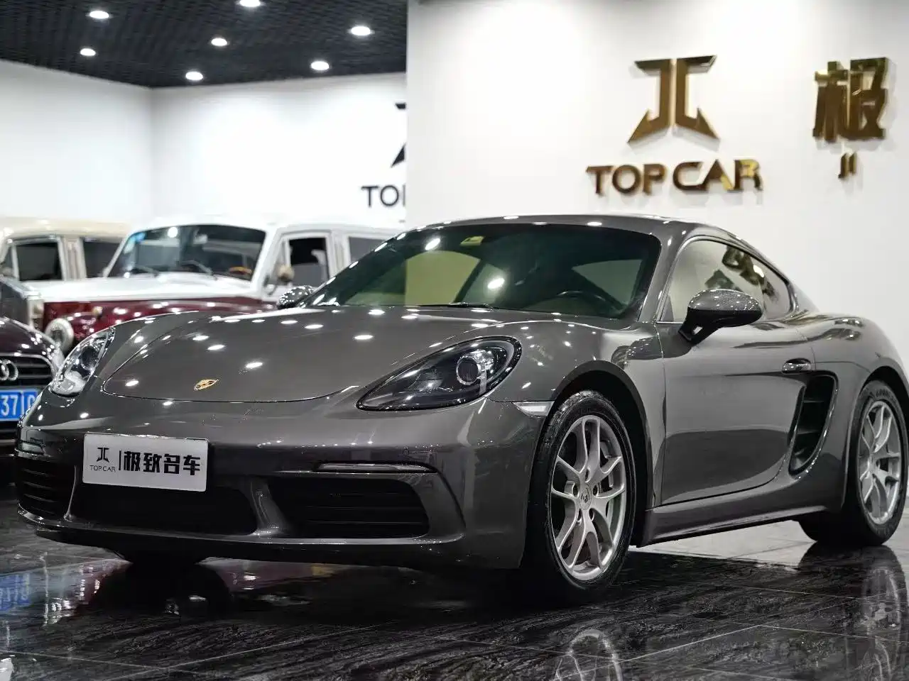 Porsche 718 2018 Cayman 2.0T фото 3
