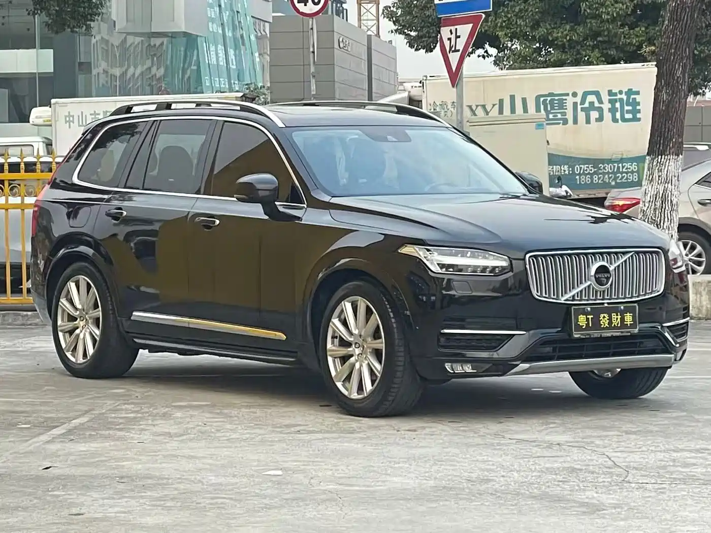 Фото 3 - Volvo XC90