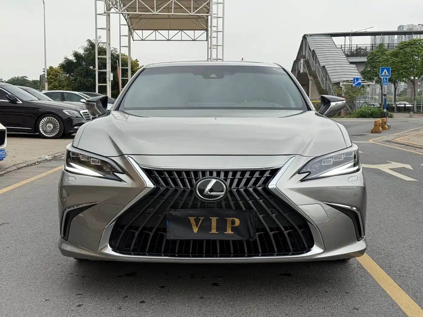 Lexus ES 2022 300h Executive Edition фото 2