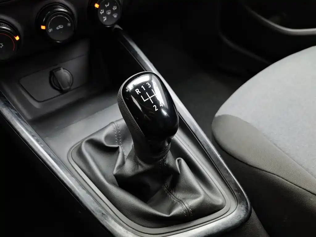 CHEVROLET KOVOZ