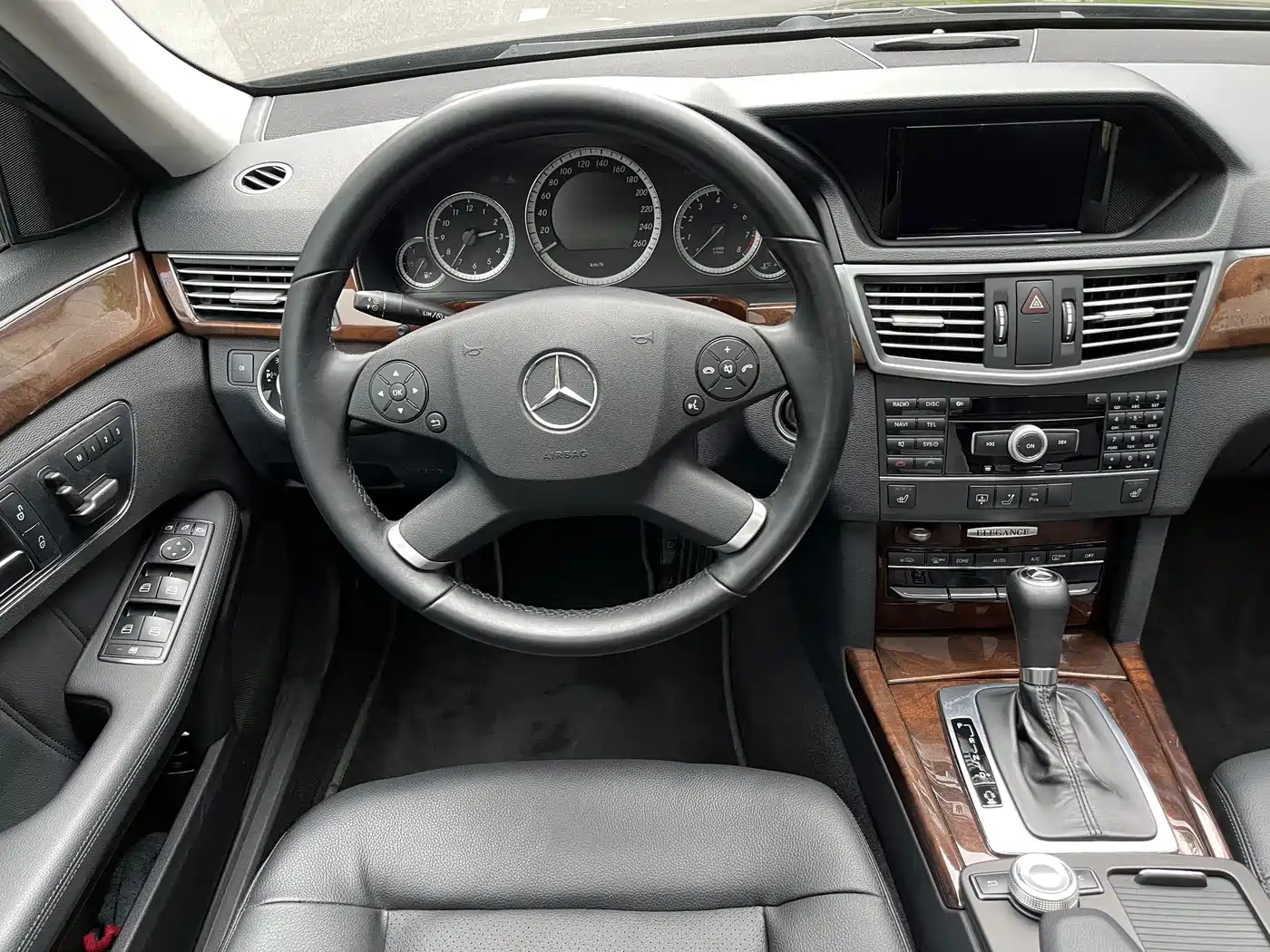 Mercedes-Benz E-Class 2011 2011 E 260 L CGI Fashion