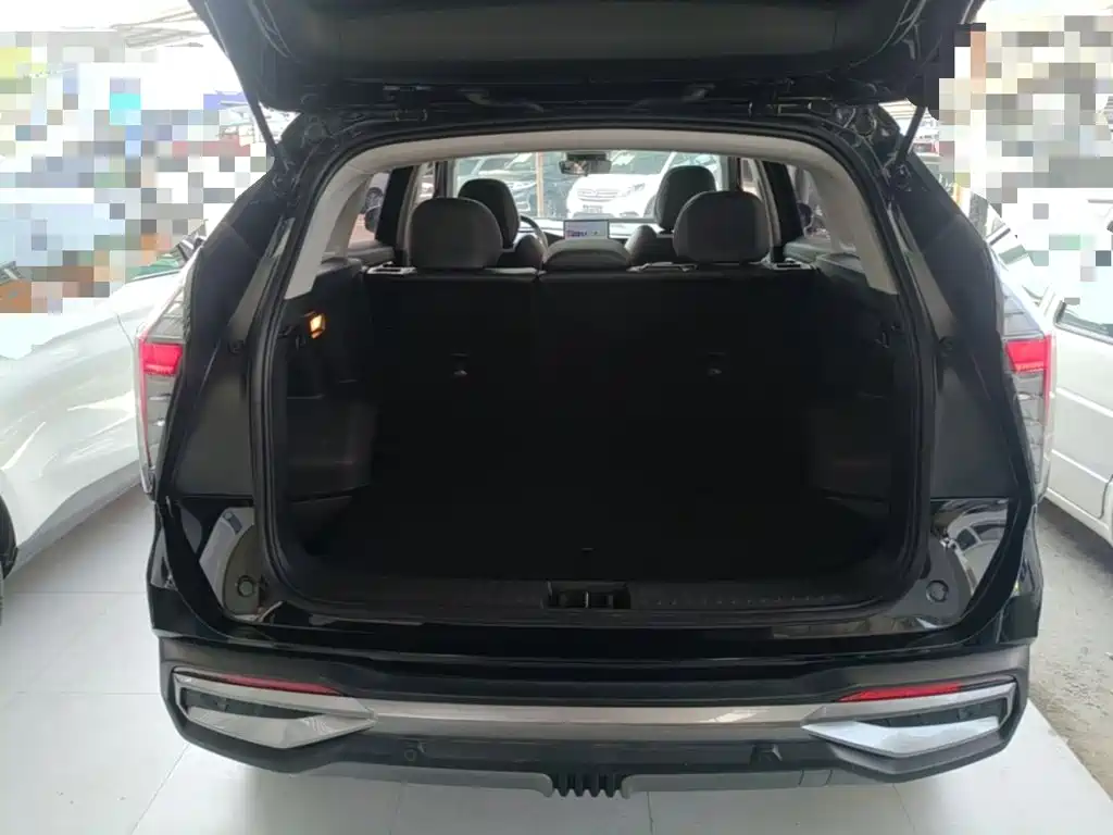 Фото 19 - Geely Boyue L