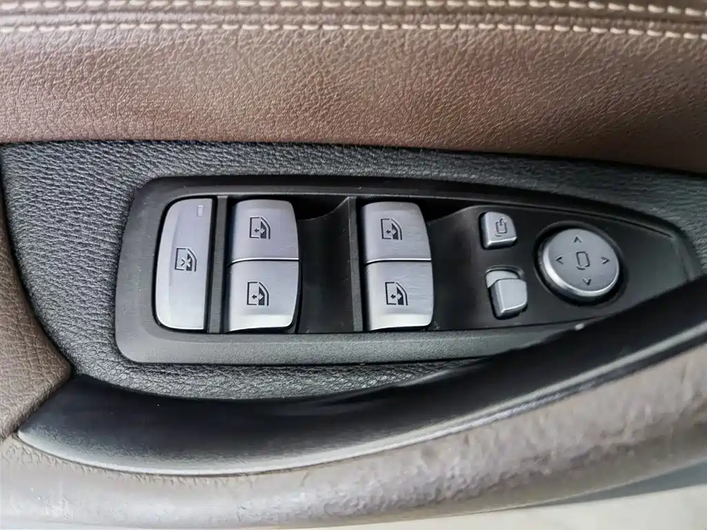 BMW X1 2022 sDrive25Li Leading фото 9