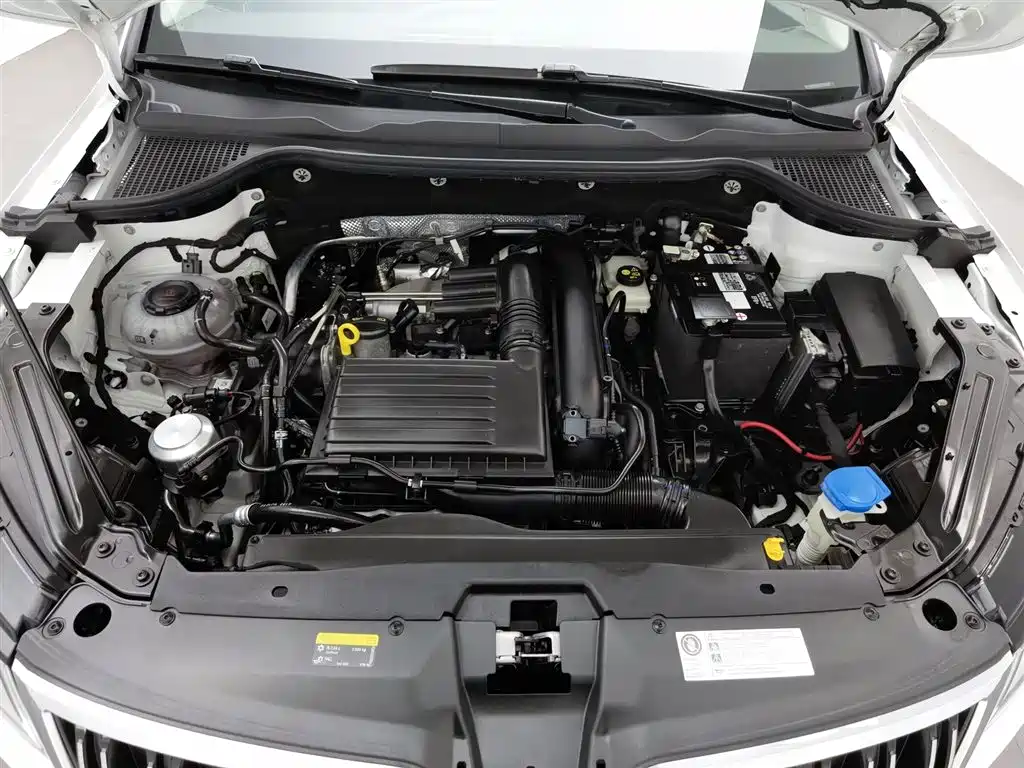 Škoda Karoq 2024 TSI280 Luxury Edition фото 6