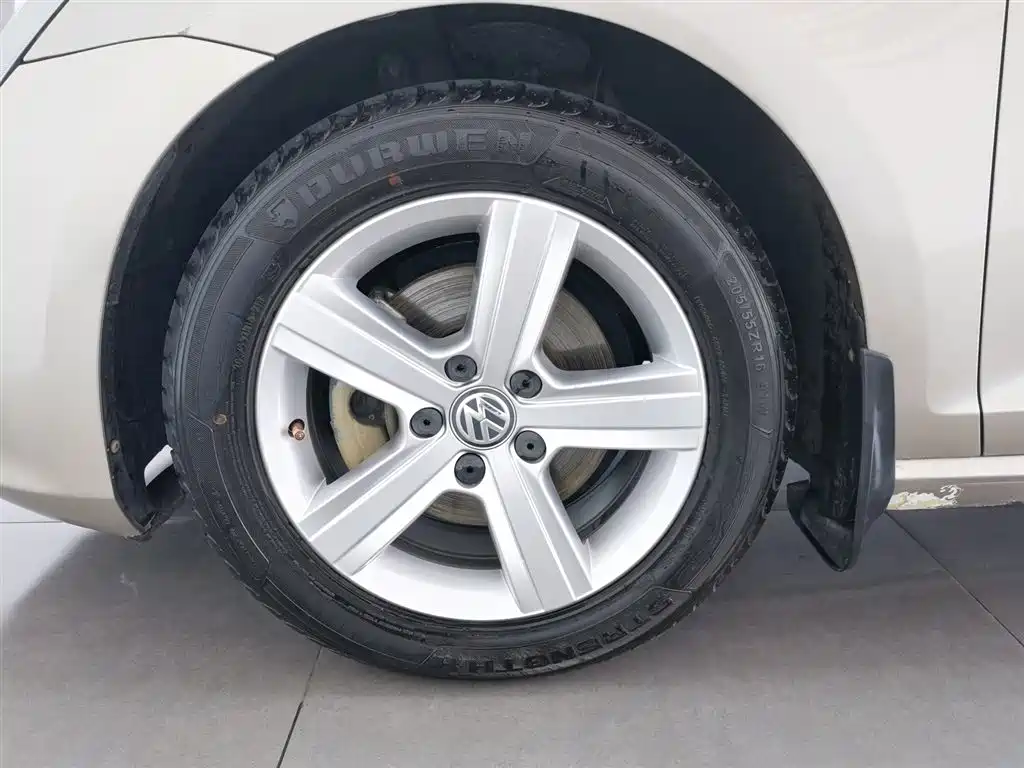 Volkswagen Golf 2016 1.6L Automatic Comfort фото 17
