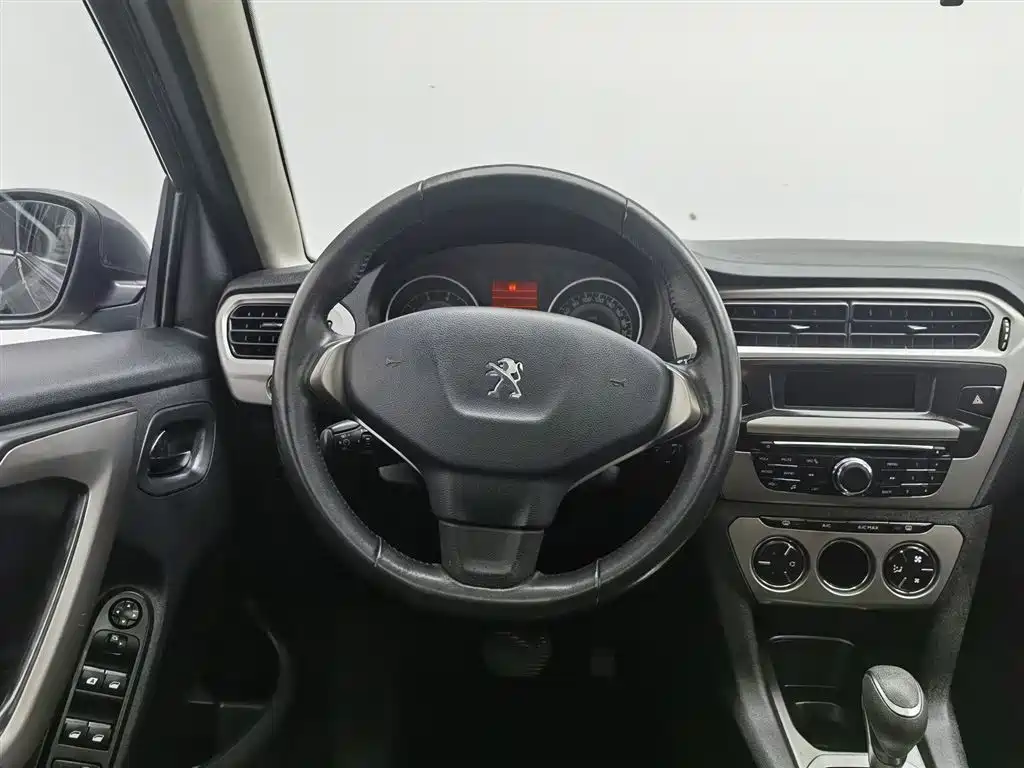 Peugeot 301 2014 1.6L Automatic Premium Edition фото 11