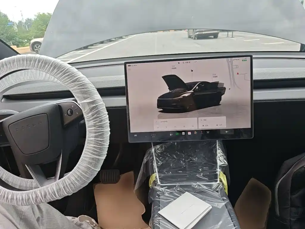 Tesla Model Y 2026 2025 Model Rear-Wheel Drive Launch Edition