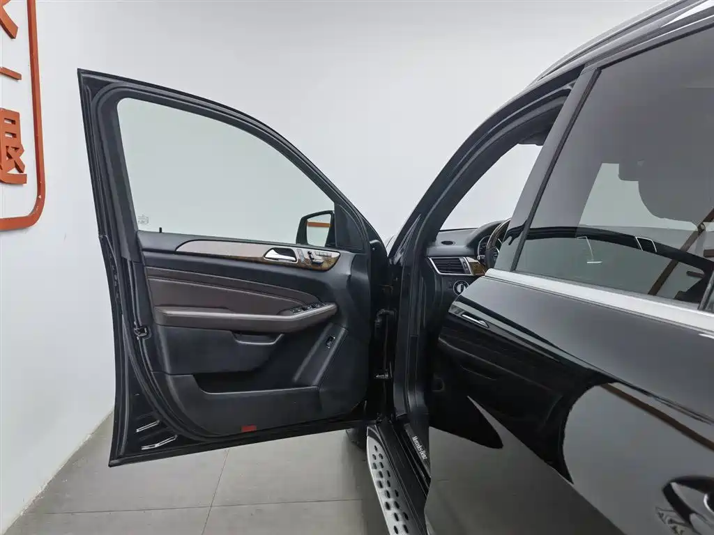 Mercedes-Benz M-Class 2012 Model ML 350 Luxury фото 8