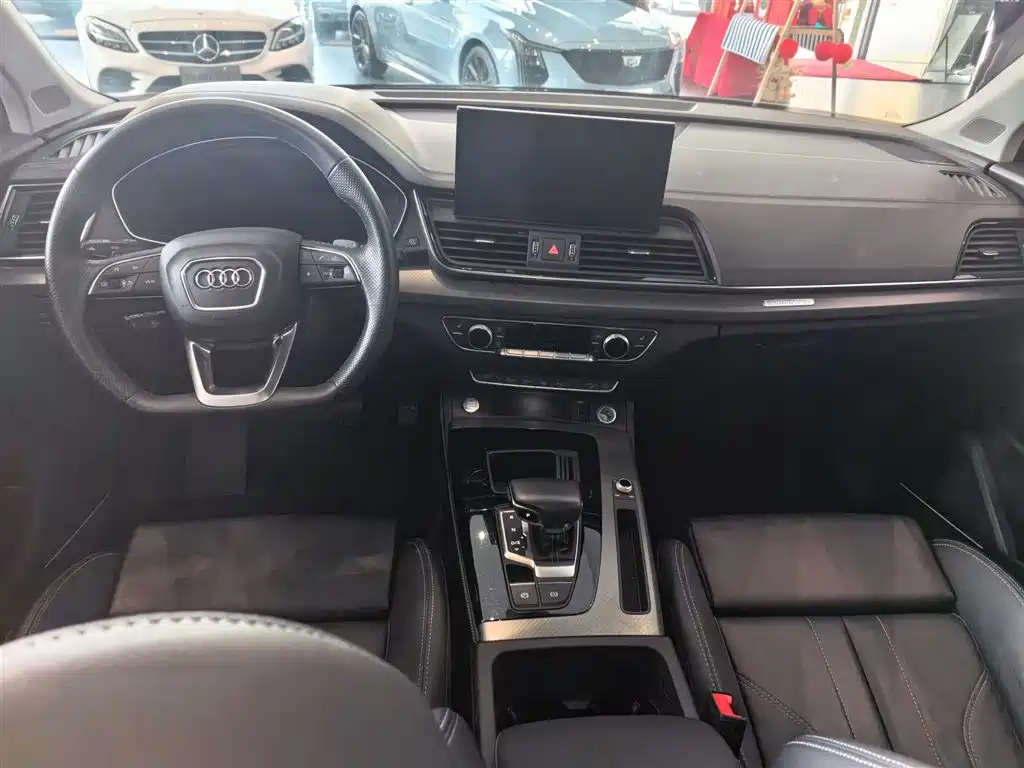 Audi Q5L 2022 Facelift 45T Luxury Dynamic фото 6