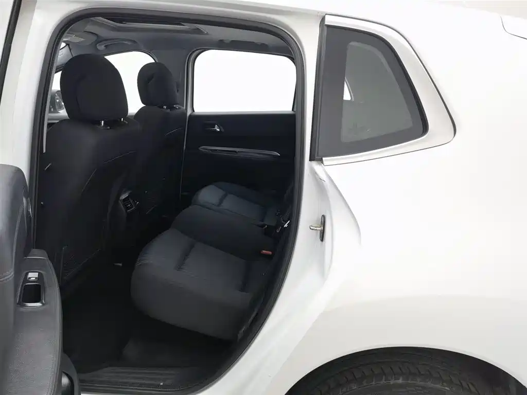 Peugeot 3008 2015 2.0L Automatic Classic Edition фото 15