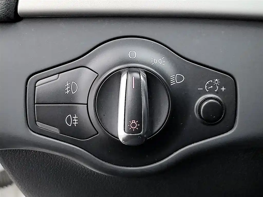 Audi A4L 2013 35 TFSI Automatic Comfort фото 21