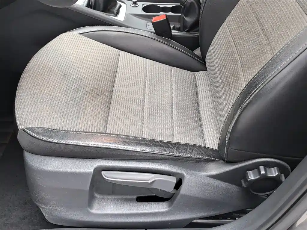 Škoda Octavia 2017 1.6L Manual ChuangXing фото 20
