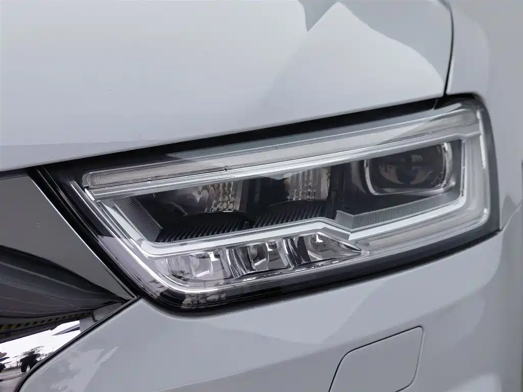 Audi Q3 2018 30th Anniversary Edition 30 TFSI Fashion фото 7